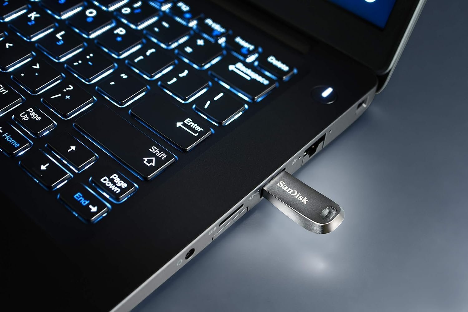 Pendrive SanDisk 64GB Ultra Luxe USB 3.1 Gen 1 Flash Drive - 150MB/s, Metal Casing | SDCZ74-064G-I35