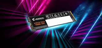 Harddisk Gigabyte AORUS Gen4 7000E 2TB SSD (AG470E2TB) | 2TB NVMe 1.4 PCIe 4.0 x4 M.2 SSD with up to 7,100MB/s read and 6,500MB/s write speeds, built with 3D TLC NAND for high performance and durability.